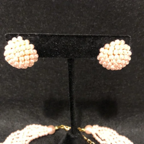 Vintage Avon Pink Seed Pearl Necklace and Earrings - Picture 4 of 7